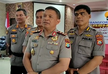 Kapolda Riau Mutasi 17 Perwira.