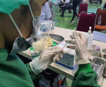 Siapa yang Boleh dan Tidak Boleh Suntik Vaksin Corona