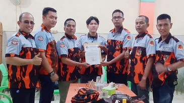 PENYERAHAN MANDAT PC B2P3 BENGKALIS OLEH KETUA PW B2P3 RIAU OYONG TANJUNG