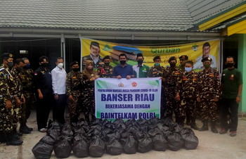 BANSER PEKANBARU SALURKAN BANSOS COVID 19