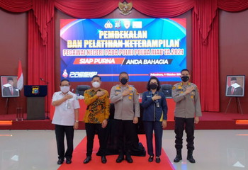 Siap Purna  Bhakti Personil Polri, Kapolda Riau Berikan 1 Unit Rumah