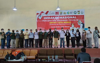 Projo Riau Bersama Kodim 0313/KPR dan Gapki  Gelar Vaksinasi Covid-19 Warga Perkebunan produktif di Kampar