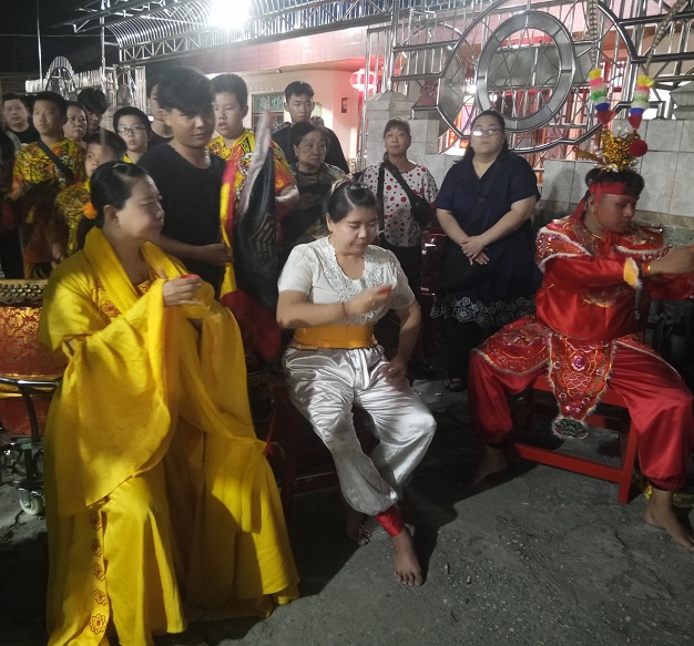 Berlangsung Meriah, Sembilan Tatung Beraksi di HUT Dewa Qi Thian Ta Shen
