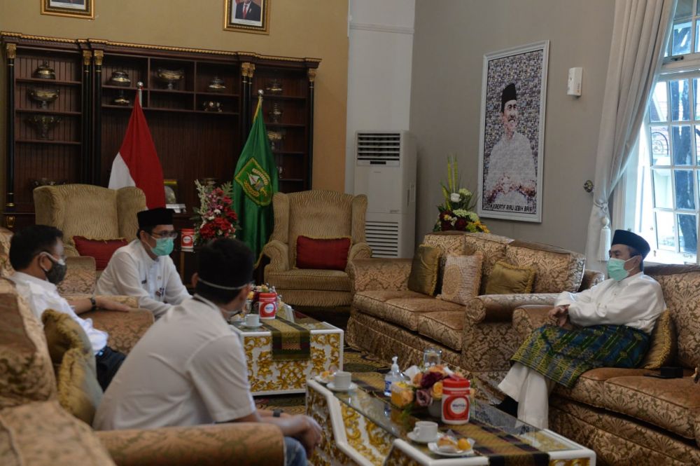 Bahas Perekonomian Daerah, Gubri Terima Kunjungan OJK Provinsi Riau
