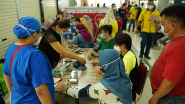 Terkumpul 460 Kantong Darah di Giat Baksos Panitia Bersama Baksos Sembako Imlek 2572.