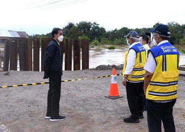 Presiden Instruksikan Perbaikan Sarana Penghubung yang Rusak Akibat Banjir di Kalimantan Selatan