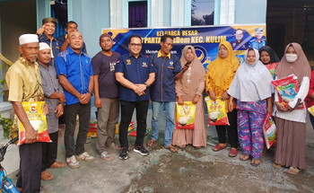 HUT Partai NasDem, DPC Kecamatan Kulim Bersama DPD Pekanbaru Berbagi Berkah