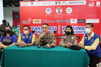 Rangkul PSMTI  dan Mall Pekanbaru, Polresta Pekanbaru Gelar Vaksinasi Massal