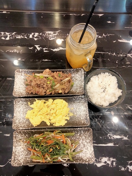 Lezatnya Menu Taiwan Konsep Live Cooking di Hello Teppanyaki Resto & Coffee Shop