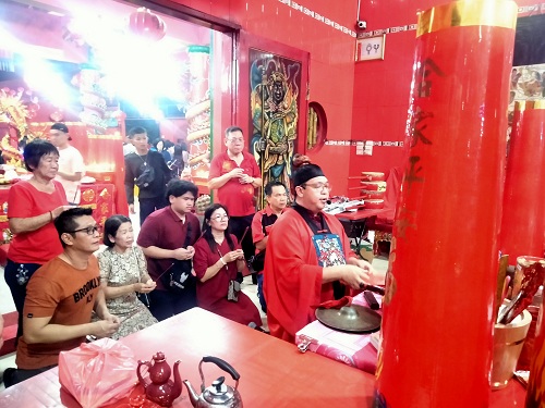 HUT Dewa Chu Hu Tua Lang Kong Diisi Dengan Ritual Sembahyang